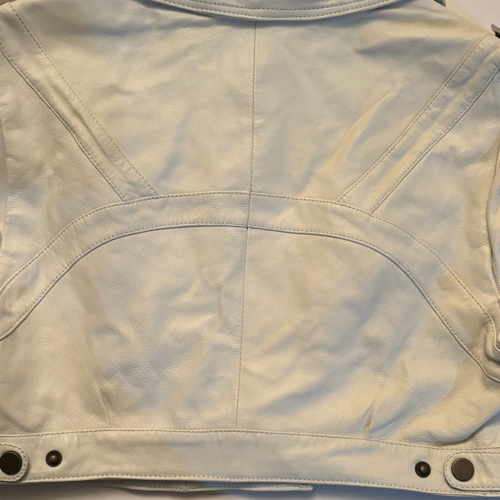BEBE Glistening Snow White 100% Leather Crop Moto Jacket Medium cap sleeve Y2K - Picture 6 of 11